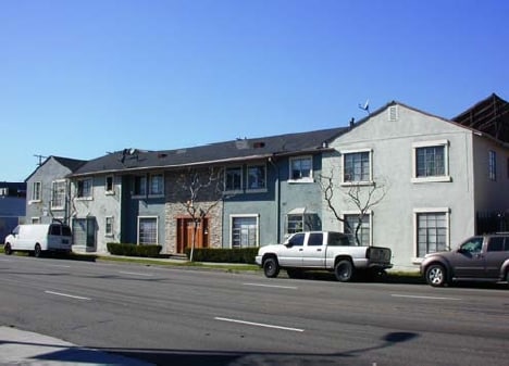 2469 S Robertson Blvd