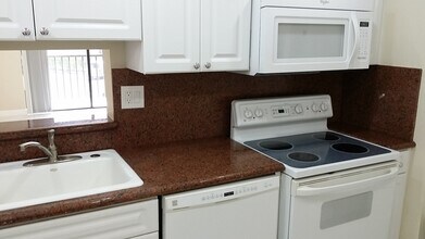 8520 SW 133rd Avenue Rd in Miami, FL - Building Photo - Building Photo
