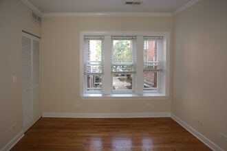 3250 N Clifton Ave, Unit M01H in Chicago, IL - Building Photo - Building Photo