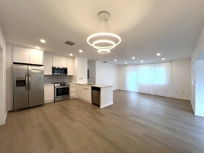 3624 Oak Ave in Miami, FL - Building Photo - Building Photo