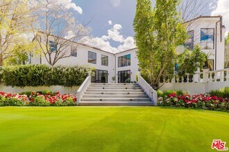 5192 Parkway Calabasas in Calabasas, CA - Building Photo - Building Photo