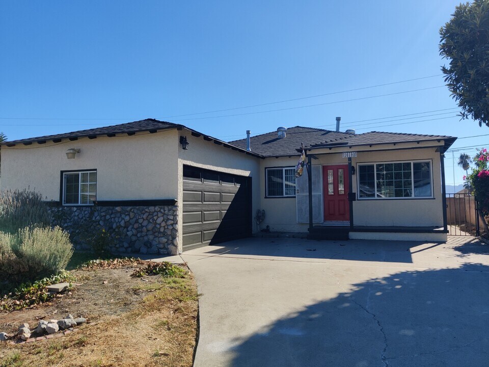 16192 Appleblossom St in La Puente, CA - Building Photo