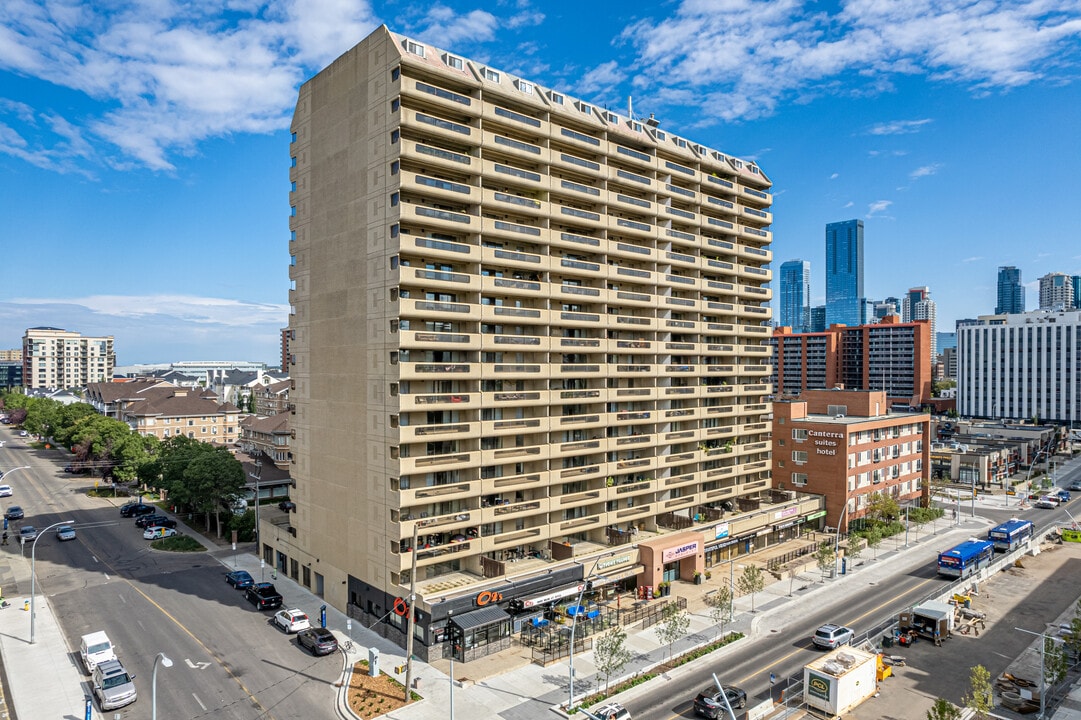 Jasper One Eleven in Edmonton, AB - Building Photo