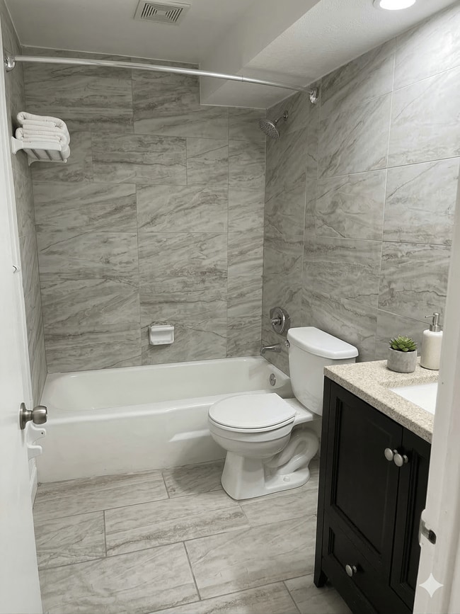 610 NE 123RD 27MF in North Miami, FL - Building Photo - Building Photo