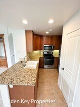 546 Almond Rd in San Marcos, CA - Building Photo - Building Photo