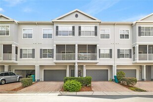 2442 Grand Central Pkwy in Orlando, FL - Building Photo