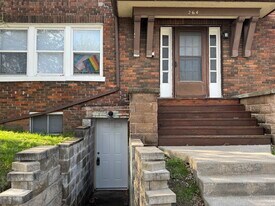 264 17th Ave in East Moline, IL - Building Photo