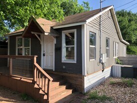 2917 E 12th St in Austin, TX - Building Photo