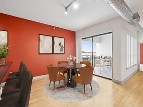 Lofts at Lakeview in Durham, NC - Foto de edificio - Building Photo