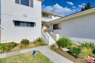 5011 W 59th St in Los Angeles, CA - Building Photo - Building Photo