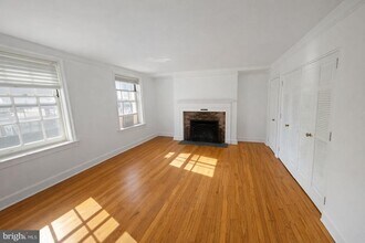 9 Palmer Square W in Princeton, NJ - Building Photo - Building Photo