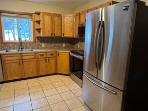 285 1/4 Walnut St, Unit Apt A in Oswego, NY - Building Photo - Building Photo