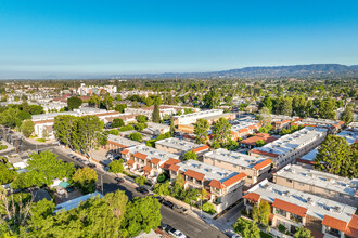 Sherman Way Townhomes in Reseda, CA - Building Photo - Building Photo