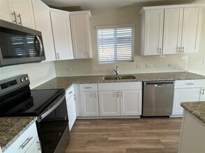 4533 Greenham Ln. in Crowley, TX - Foto de edificio - Building Photo