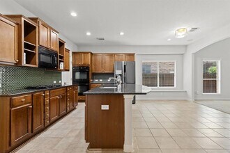 2430 Santa Barbara Loop in Round Rock, TX - Building Photo - Building Photo