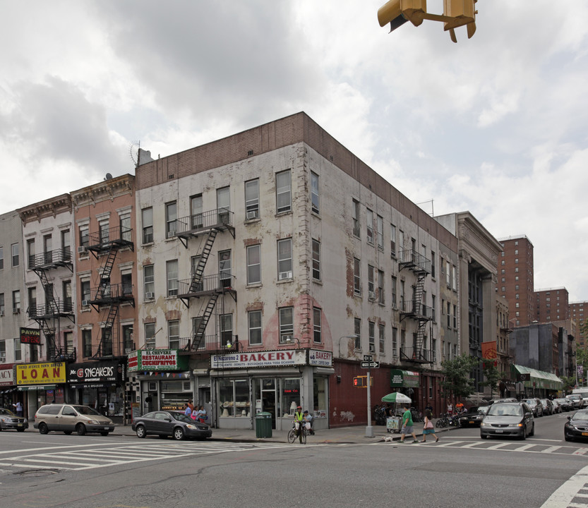 2000-2002 3rd Ave in New York, NY - Foto de edificio