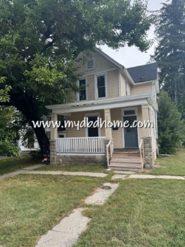 property at 2927 Broadway
