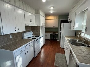 11021 Spring St in Omaha, NE - Foto de edificio - Building Photo