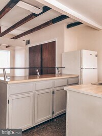 1923 E Pratt St photo'