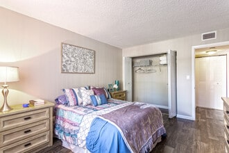 Biscayne in North Miami, FL - Building Photo - Building Photo