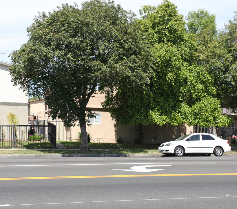 18037 Roscoe Blvd in Northridge, CA - Building Photo