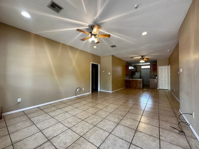 1917 S 14th St in Waco, TX - Foto de edificio - Building Photo