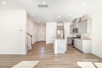 3160 Lilac Grove Dr in Charlotte, NC - Foto de edificio - Building Photo