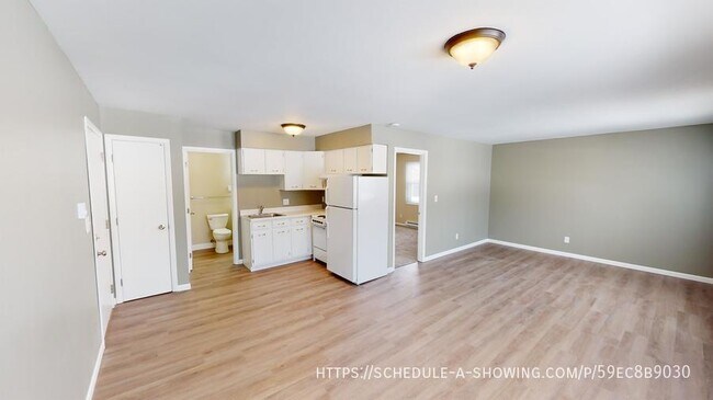 403 E Park St, Unit 28 in Marquette, MI - Building Photo - Building Photo