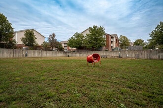 Battlefield Park Apartments in Springfield, MO - Foto de edificio - Building Photo