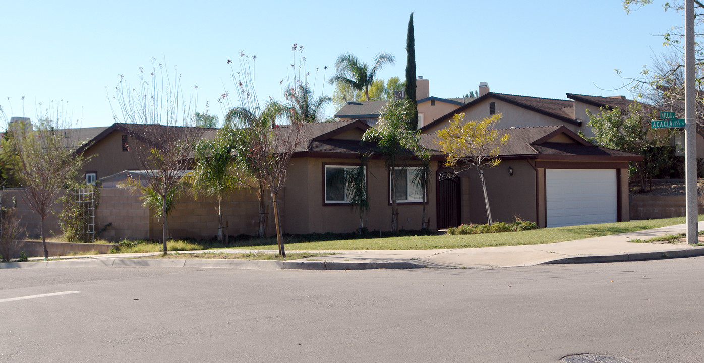 545-549 W Hill Dr in San Bernardino, CA - Building Photo