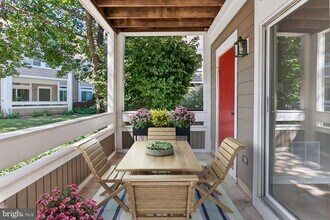 12253 Fort Buffalo Cir in Fairfax, VA - Building Photo - Building Photo