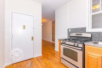1327 Halsey St, Unit 2R in Brooklyn, NY - Building Photo - Building Photo