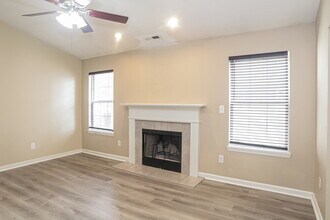 9743 Centennial Ct in Avon, IN - Building Photo - Building Photo