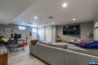 126 Riverside Ave in Lyndhurst, NJ - Building Photo - Building Photo