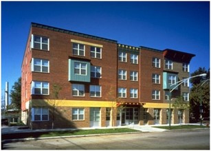 Humboldt Park Residence in Chicago, IL - Building Photo - Building Photo