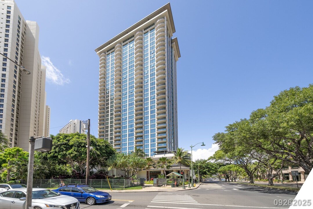 1837 Kalakaua Ave in Honolulu, HI - Building Photo