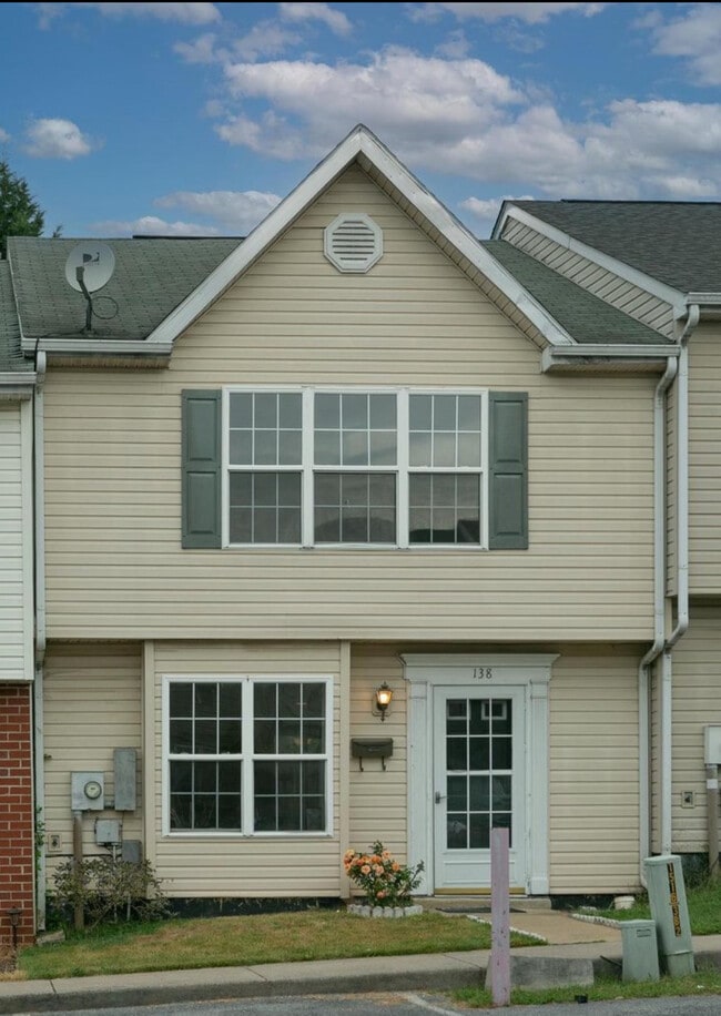 property at 138 Georgetown Sq
