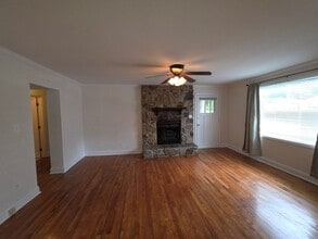 356 Melbourne Ct in Charlotte, NC - Building Photo - Building Photo