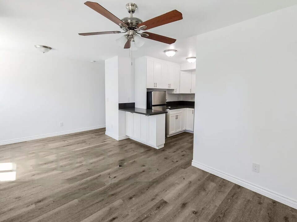545 W 14th St in Los Angeles, CA - Building Photo