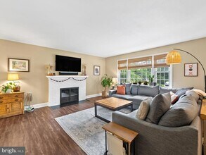 5208 Lindsay St in Fairfax, VA - Building Photo - Building Photo
