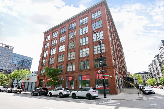 property at 1017 W Washington Blvd