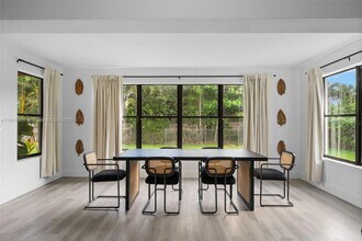 2515 NE 207th St in Miami, FL - Building Photo - Building Photo