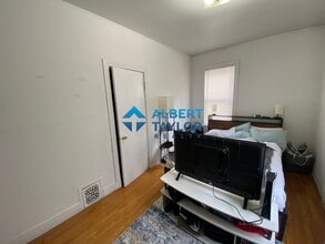 530 Cambridge St, Unit 2 in Boston, MA - Foto de edificio - Building Photo