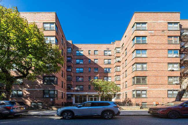 10923 71st Rd in Forest Hills, NY - Building Photo - Building Photo