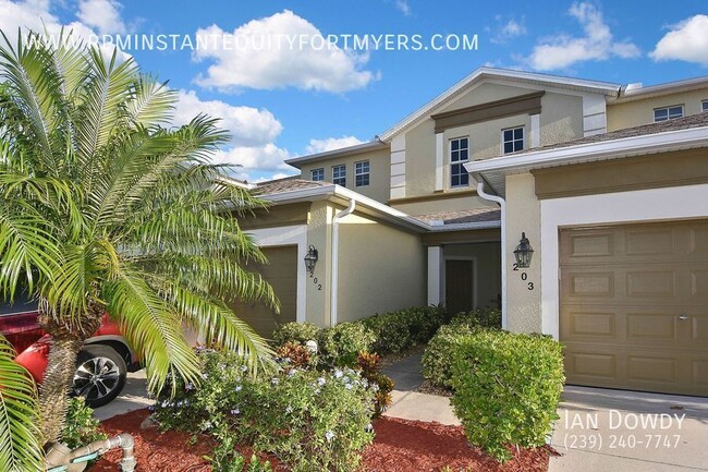 14752 Calusa Palms Dr in Ft. Myers, FL - Foto de edificio - Building Photo