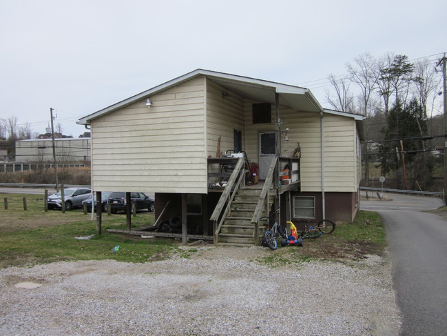 215 North Pinch Road, Elkview in Elkview, WV - Building Photo - Building Photo