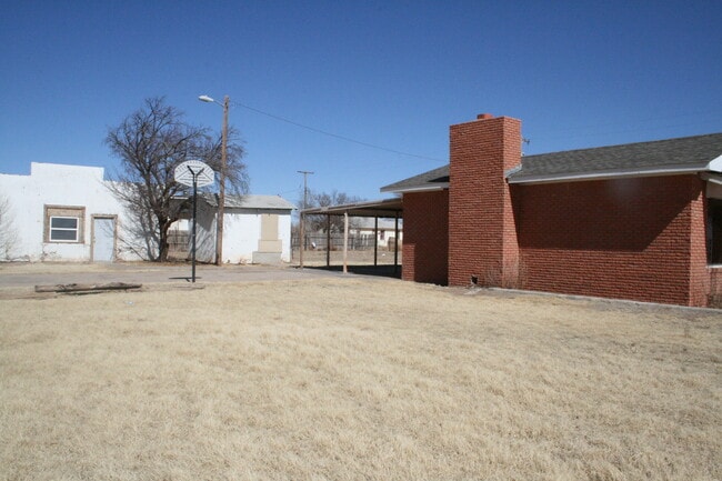 1708 W Fir St in Portales, NM - Building Photo - Building Photo