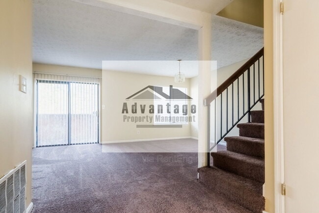 8564 Creekwood Way in Jonesboro, GA - Building Photo - Building Photo