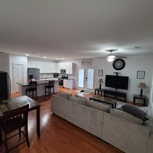 8180 S Antler Dr in North Charleston, SC - Building Photo - Building Photo