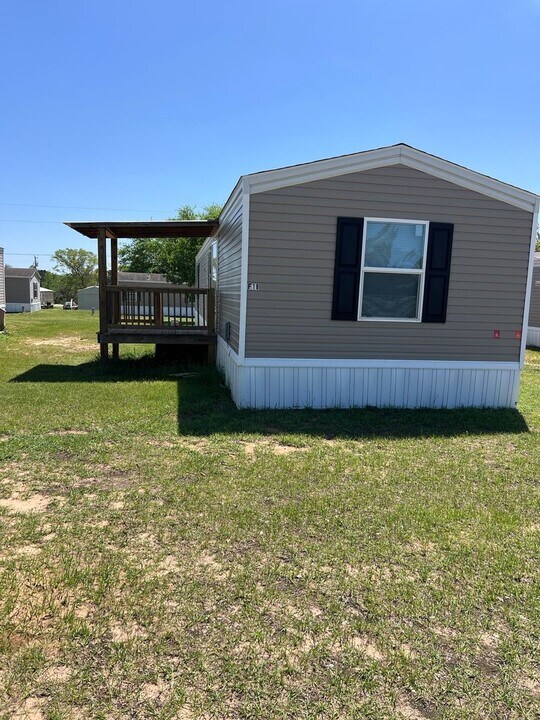 142 County Road 5516 in Troy, AL - Building Photo